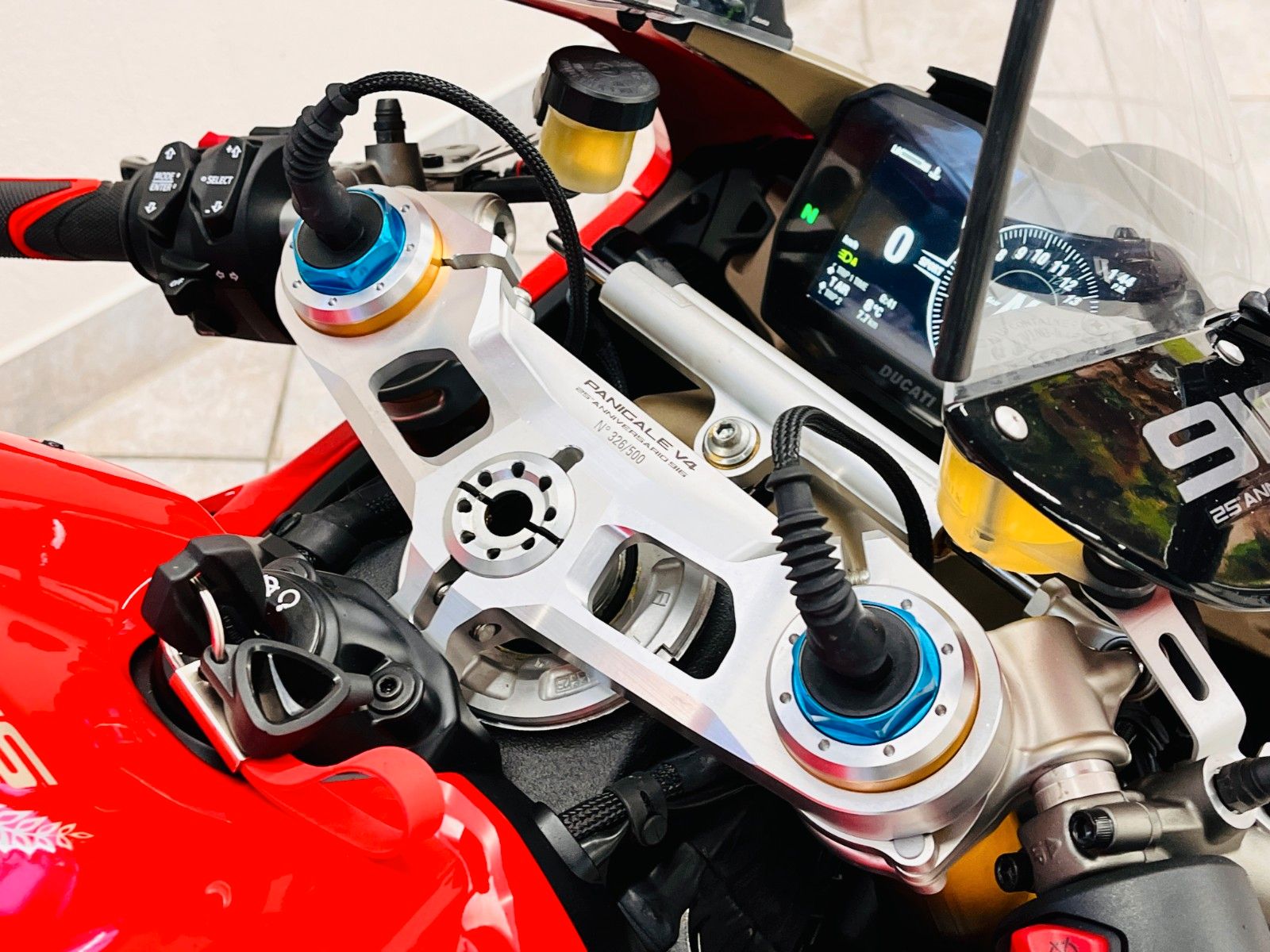 Fahrzeugabbildung Ducati Panigale V4 25 Anniversario 916 (326/500)