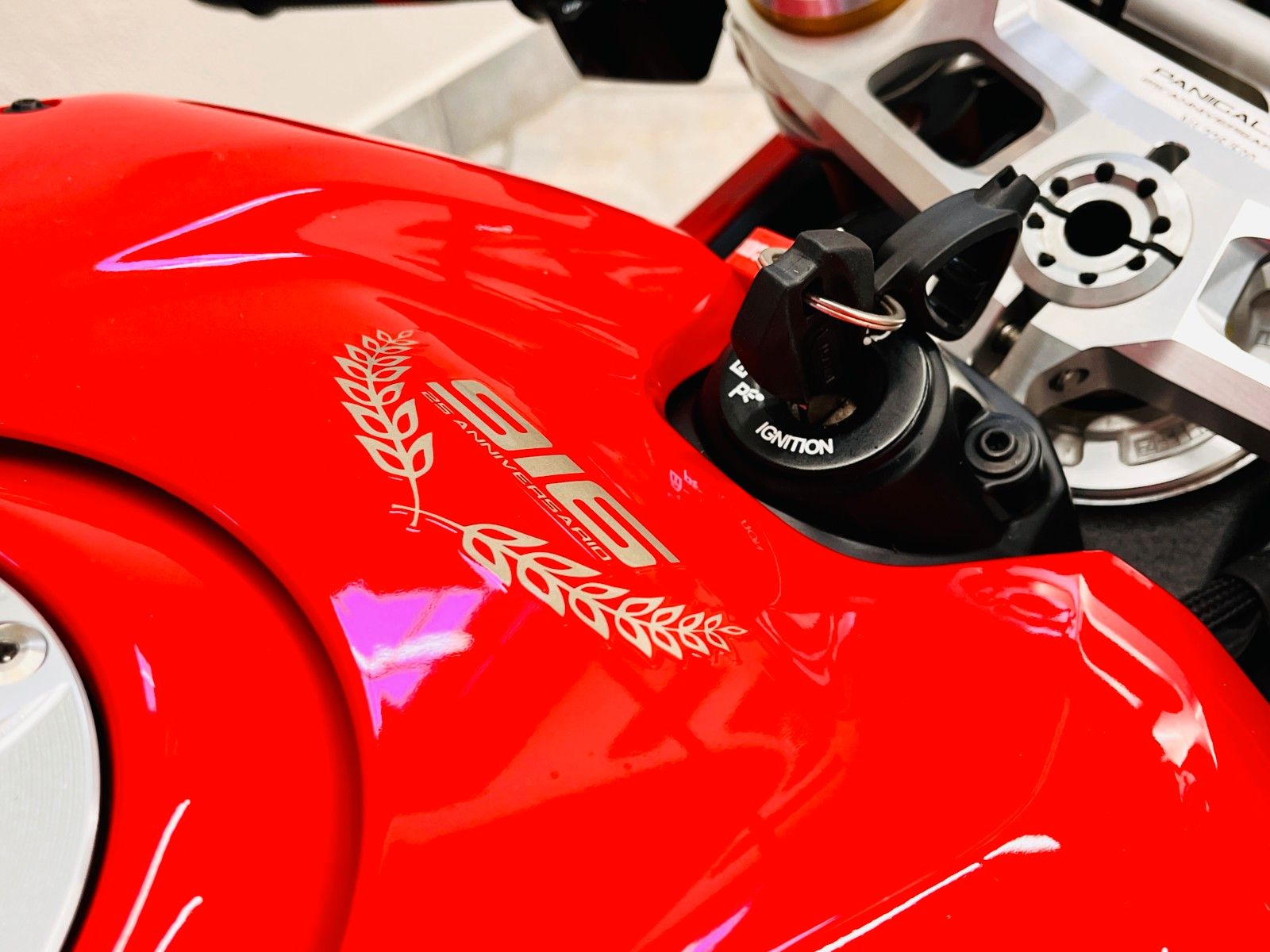 Fahrzeugabbildung Ducati Panigale V4 25 Anniversario 916 (326/500)