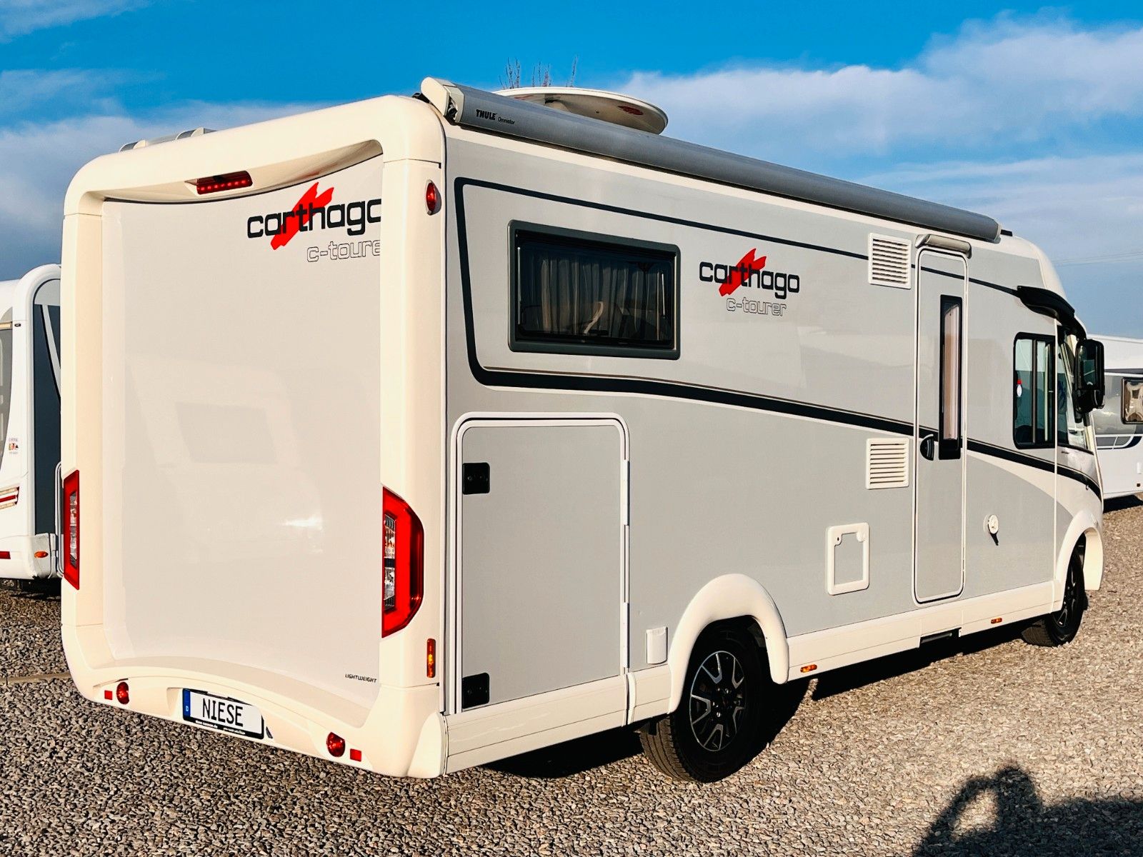 Fahrzeugabbildung Carthago C-TOURER I 144 LE RAUMBAD EINZELBETTEN AUTOMATIK