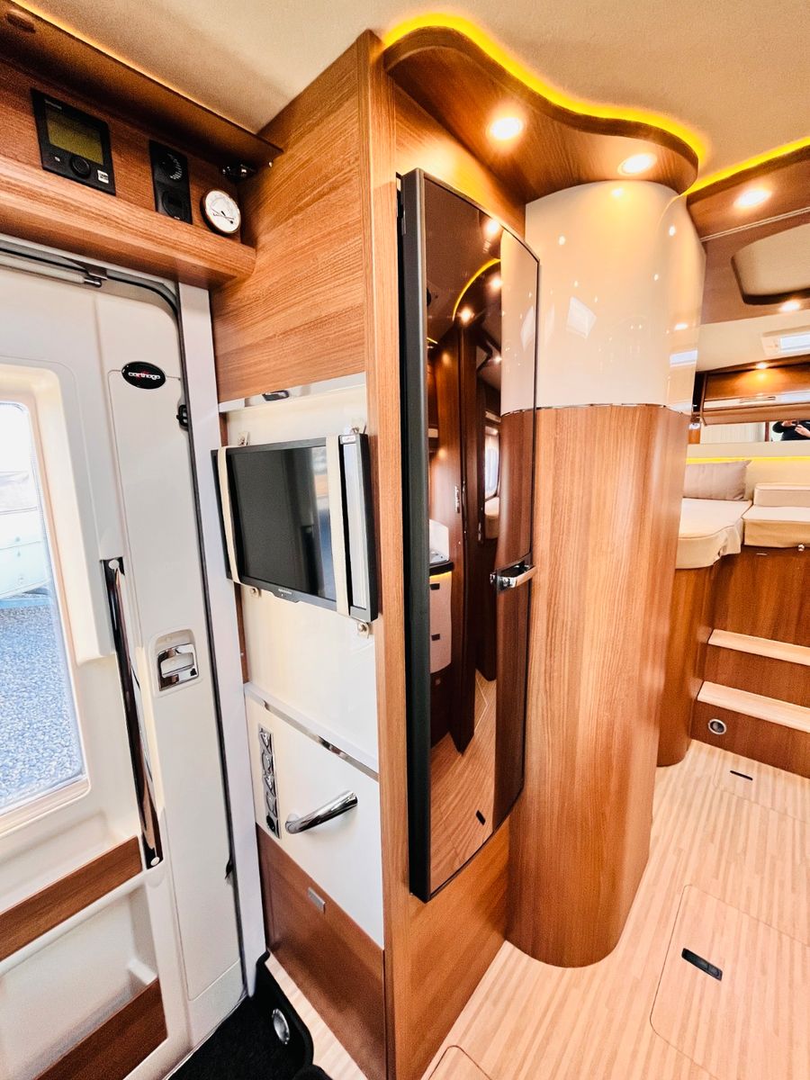 Fahrzeugabbildung Carthago C-TOURER I 144 LE RAUMBAD EINZELBETTEN AUTOMATIK