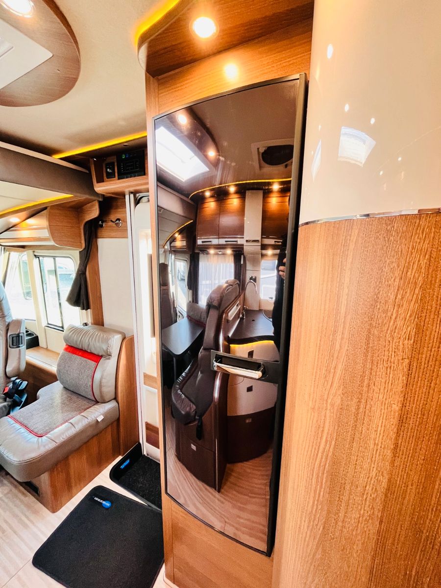Fahrzeugabbildung Carthago C-TOURER I 144 LE RAUMBAD EINZELBETTEN AUTOMATIK