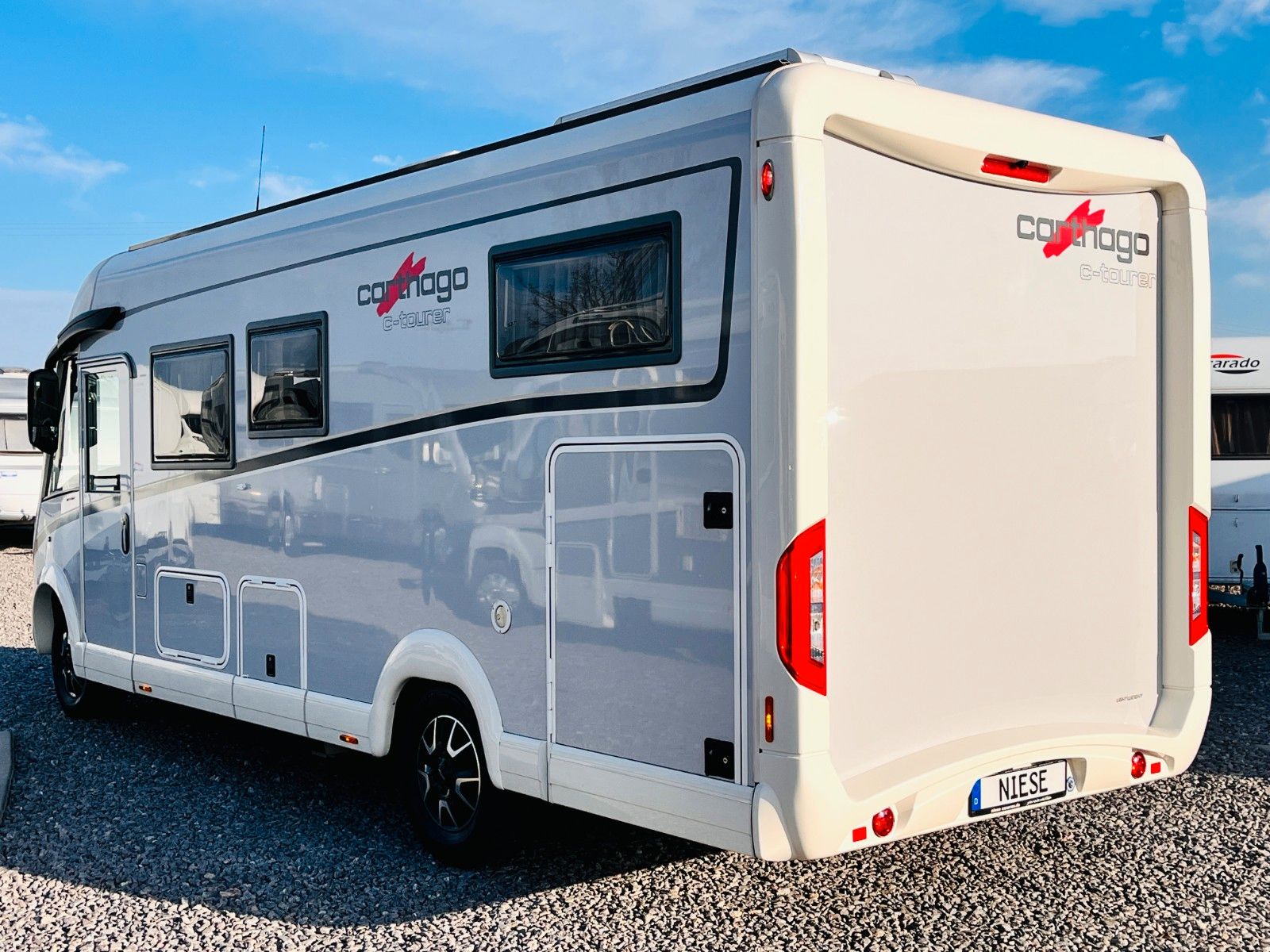 Fahrzeugabbildung Carthago C-TOURER I 144 LE RAUMBAD EINZELBETTEN AUTOMATIK