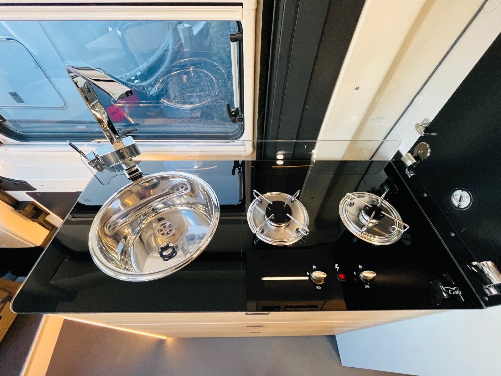 Fahrzeugabbildung Karmann DEXTER 580 QUERBETT MARKISE FAHRRADTRÄGER