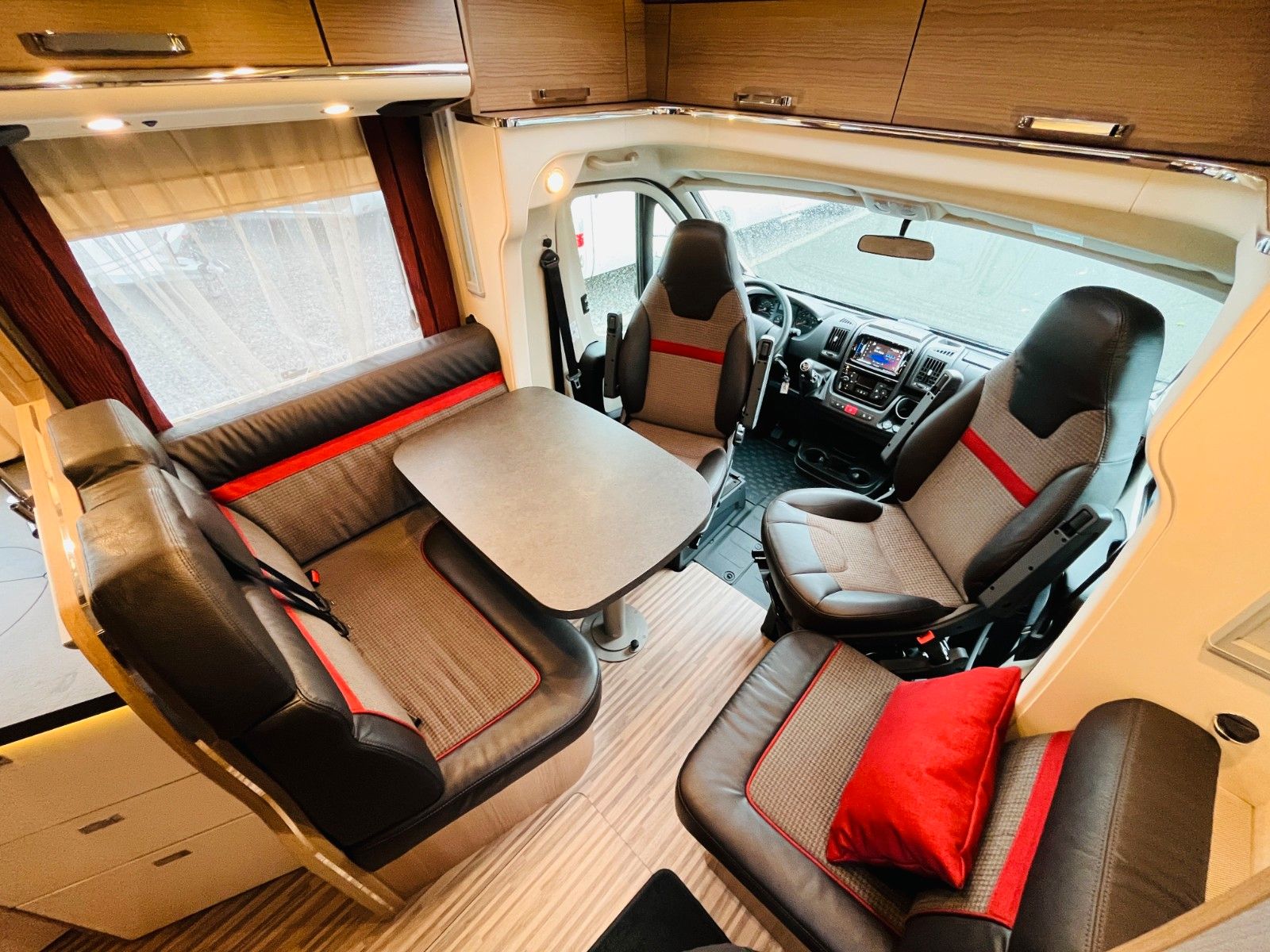 Fahrzeugabbildung Malibu T 440 LE EINZELBETTEN + HUBBETT + RAUMBAD