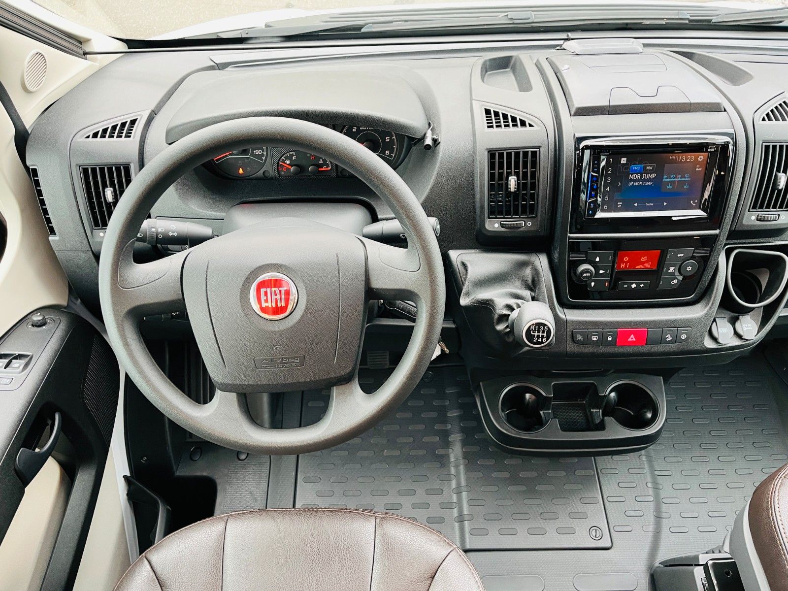 Fahrzeugabbildung Malibu T 440 LE EINZELBETTEN + HUBBETT + RAUMBAD
