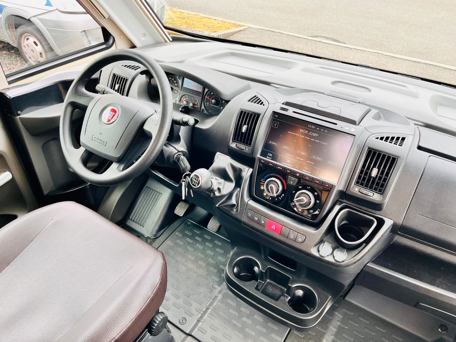 Fahrzeugabbildung Forster I 738 EB EINZELBETTEN HUBBETT RAUMBAD