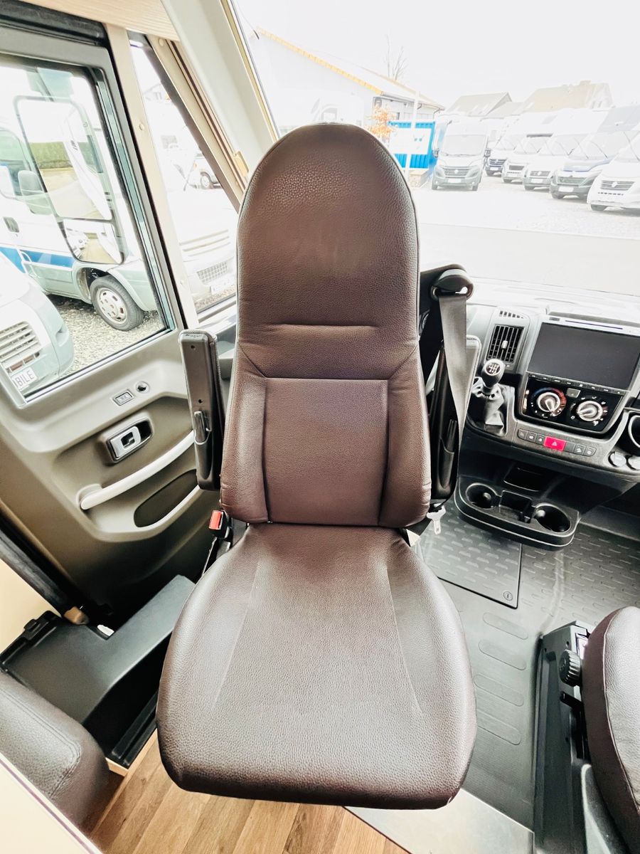Fahrzeugabbildung Forster I 738 EB EINZELBETTEN HUBBETT RAUMBAD
