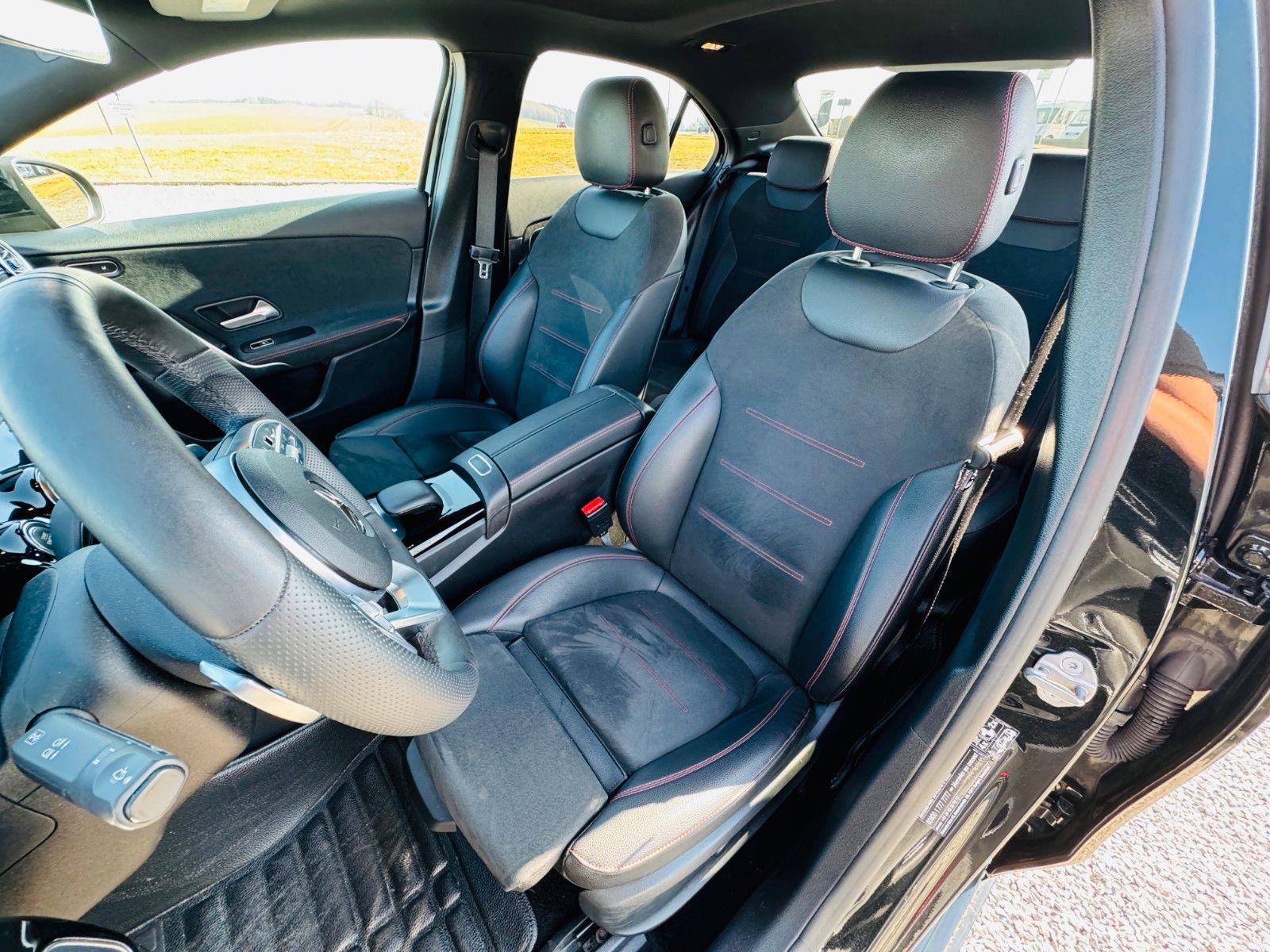 Fahrzeugabbildung Mercedes-Benz A 220 d LIM AMG*NIGHT*MULTIB*BURM*PANO*ACC*360*