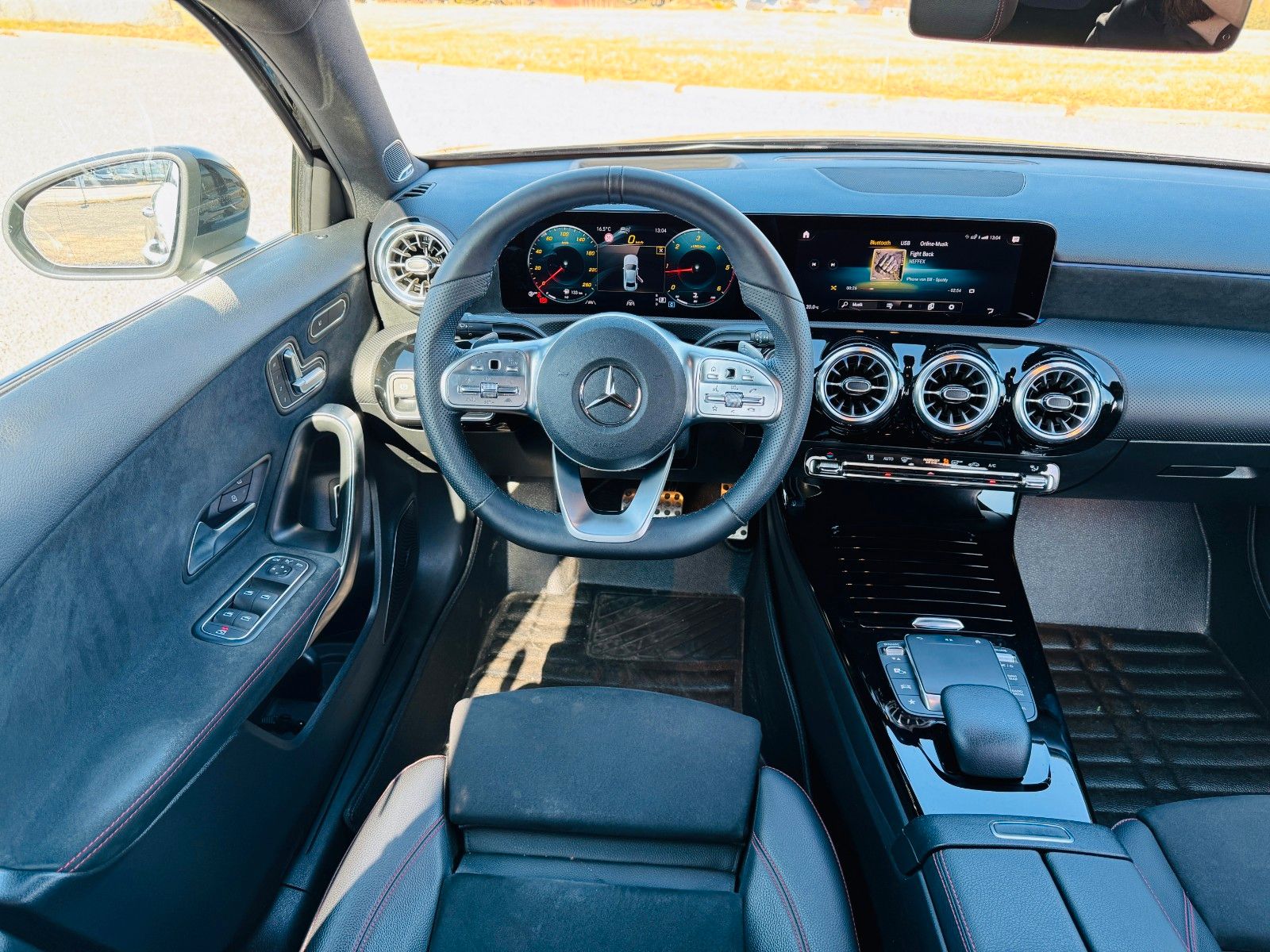 Fahrzeugabbildung Mercedes-Benz A 220 d LIM AMG*NIGHT*MULTIB*BURM*PANO*ACC*360*