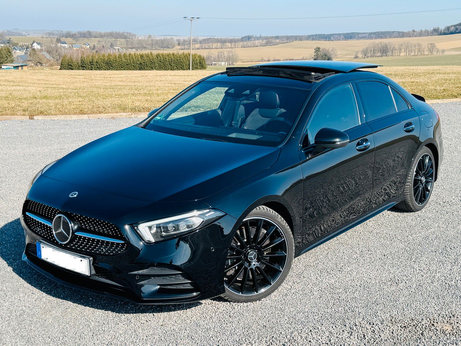 Fahrzeugabbildung Mercedes-Benz A 220 d LIM AMG*NIGHT*MULTIB*BURM*PANO*ACC*360*