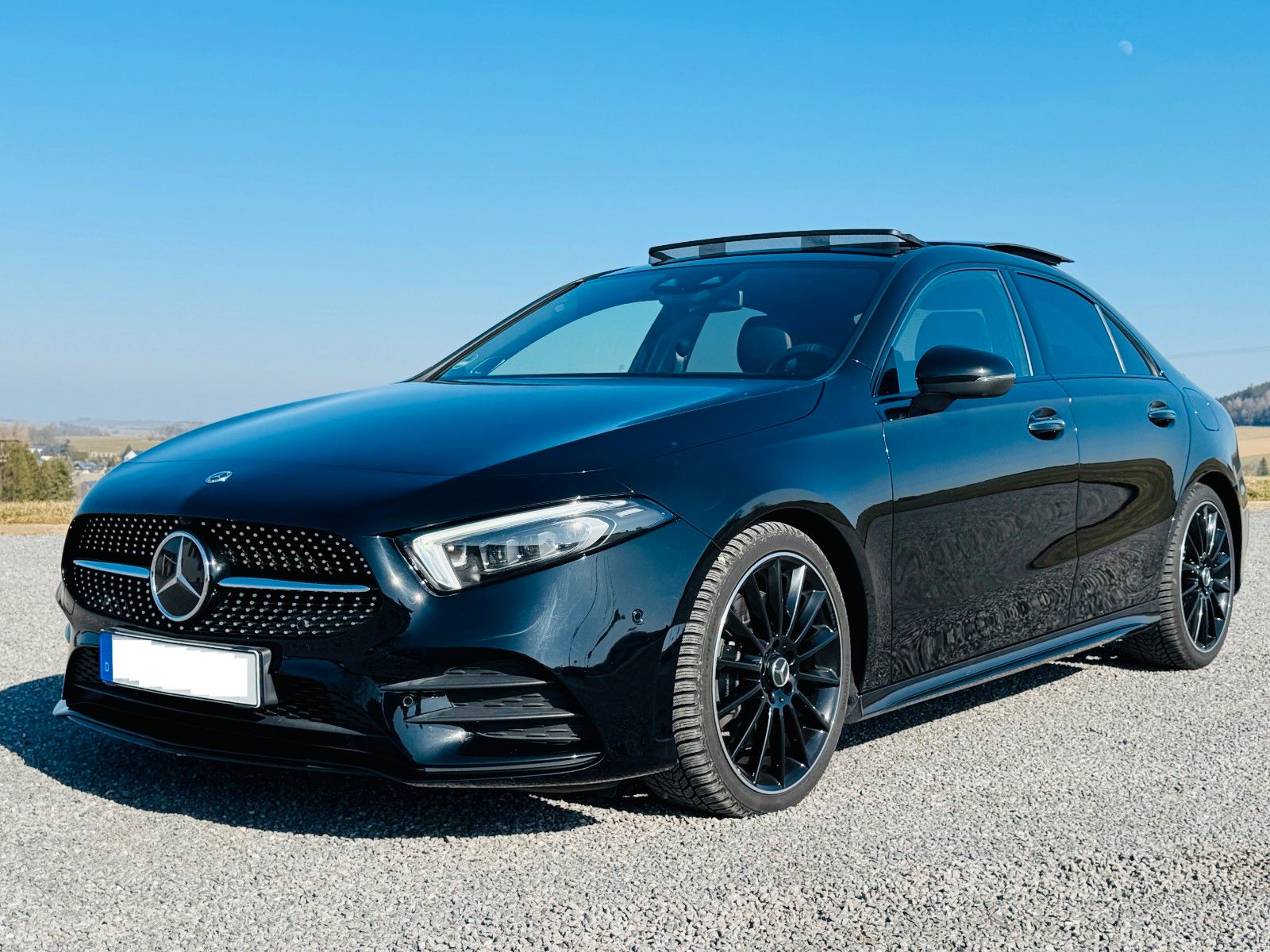 Fahrzeugabbildung Mercedes-Benz A 220 d LIM AMG*NIGHT*MULTIB*BURM*PANO*ACC*360*