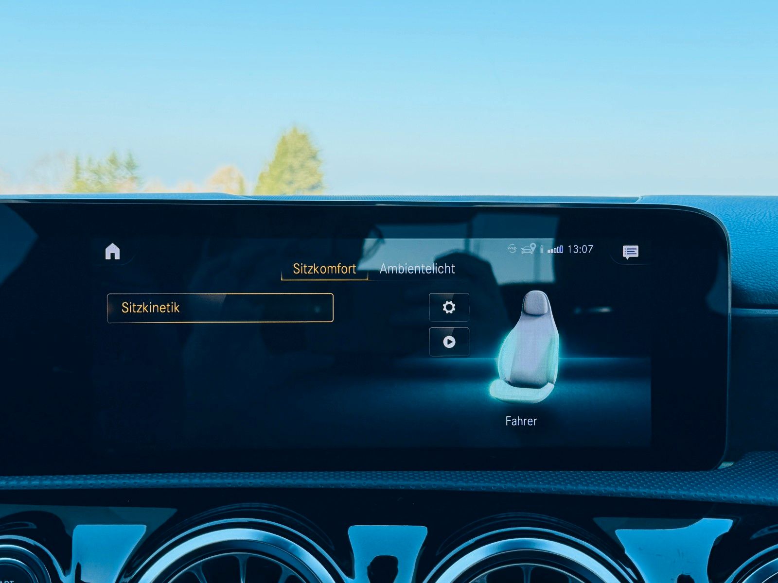 Fahrzeugabbildung Mercedes-Benz A 220 d LIM AMG*NIGHT*MULTIB*BURM*PANO*ACC*360*