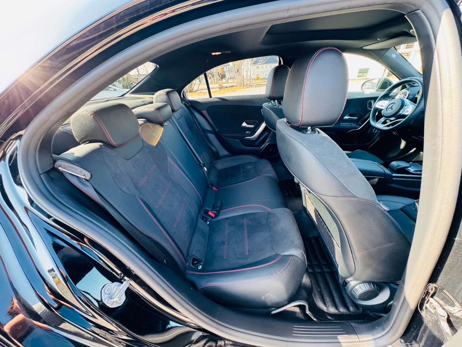 Fahrzeugabbildung Mercedes-Benz A 220 d LIM AMG*NIGHT*MULTIB*BURM*PANO*ACC*360*