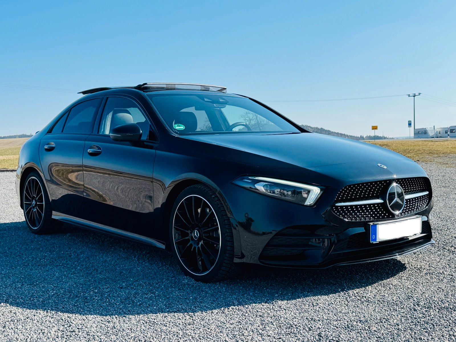 Fahrzeugabbildung Mercedes-Benz A 220 d LIM AMG*NIGHT*MULTIB*BURM*PANO*ACC*360*