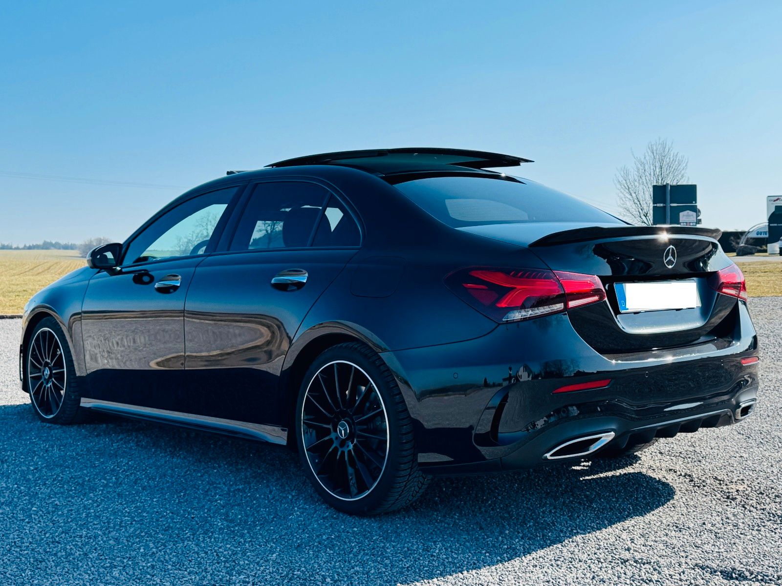 Fahrzeugabbildung Mercedes-Benz A 220 d LIM AMG*NIGHT*MULTIB*BURM*PANO*ACC*360*