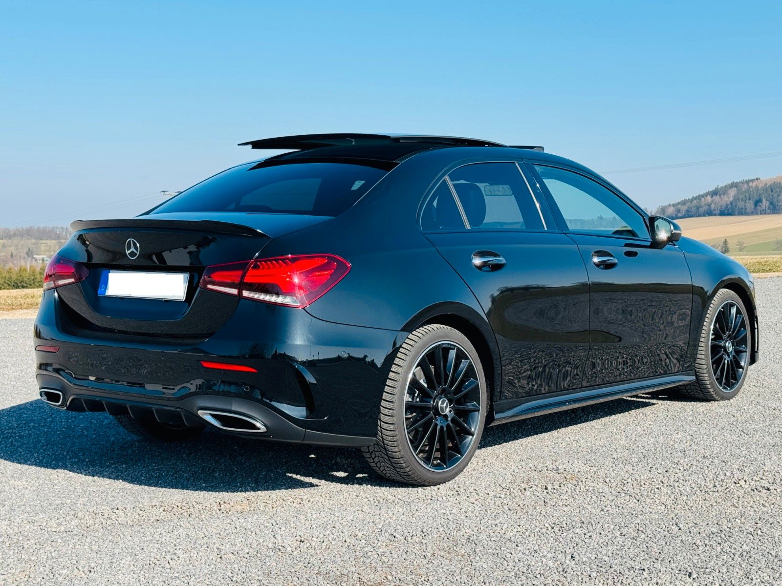 Fahrzeugabbildung Mercedes-Benz A 220 d LIM AMG*NIGHT*MULTIB*BURM*PANO*ACC*360*