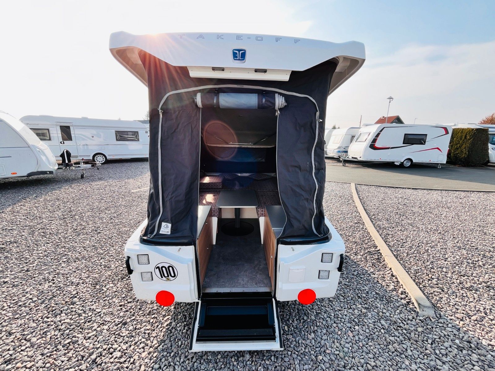 Fahrzeugabbildung Trigano ÄHNLICH - EASY CARAVANNING TAKE-OFF FALTCARAVAN