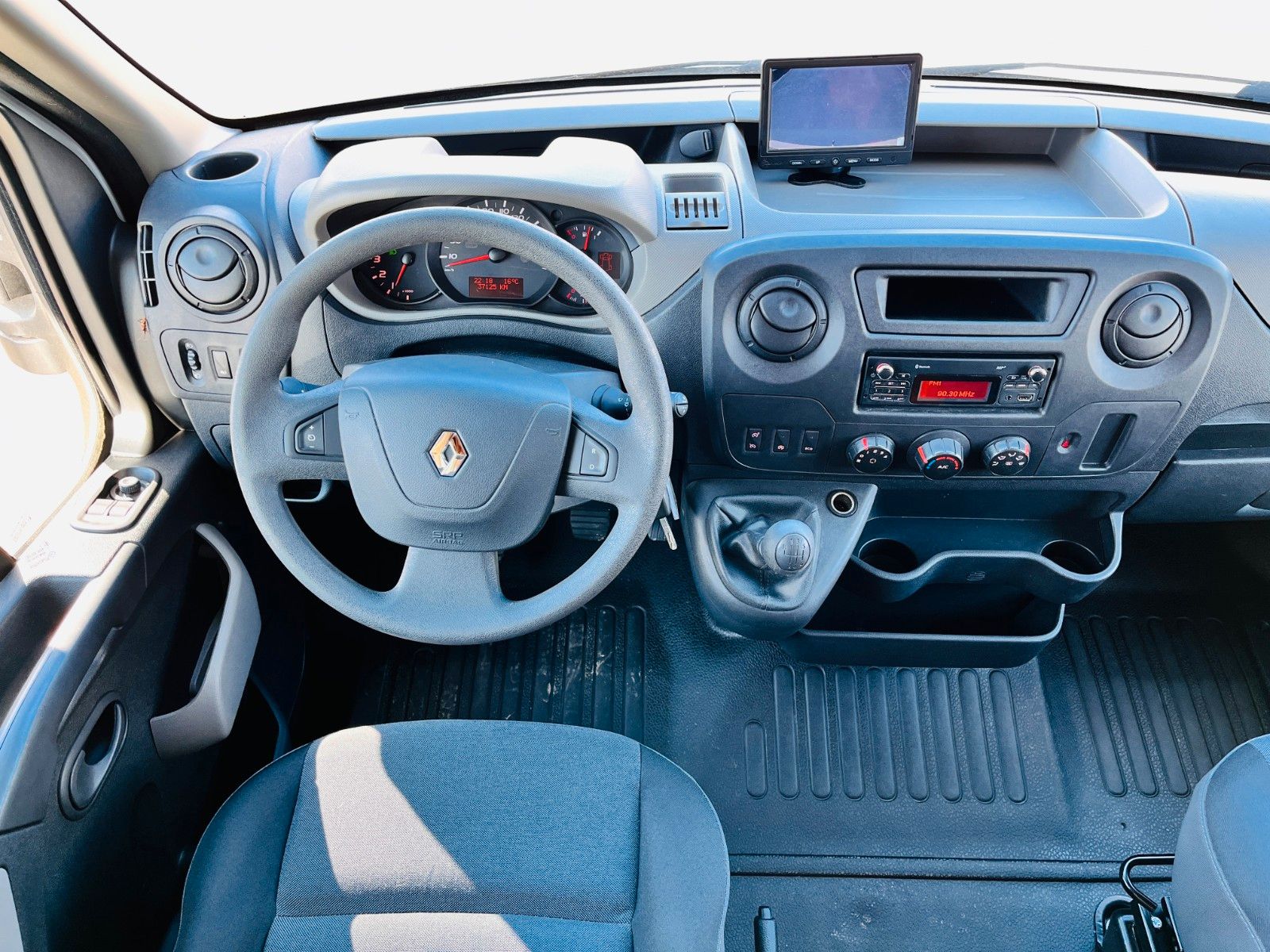 Fahrzeugabbildung Ahorn CAMP T 660 PLUS FRANZ.BETT HUBBETT 6-SITZE