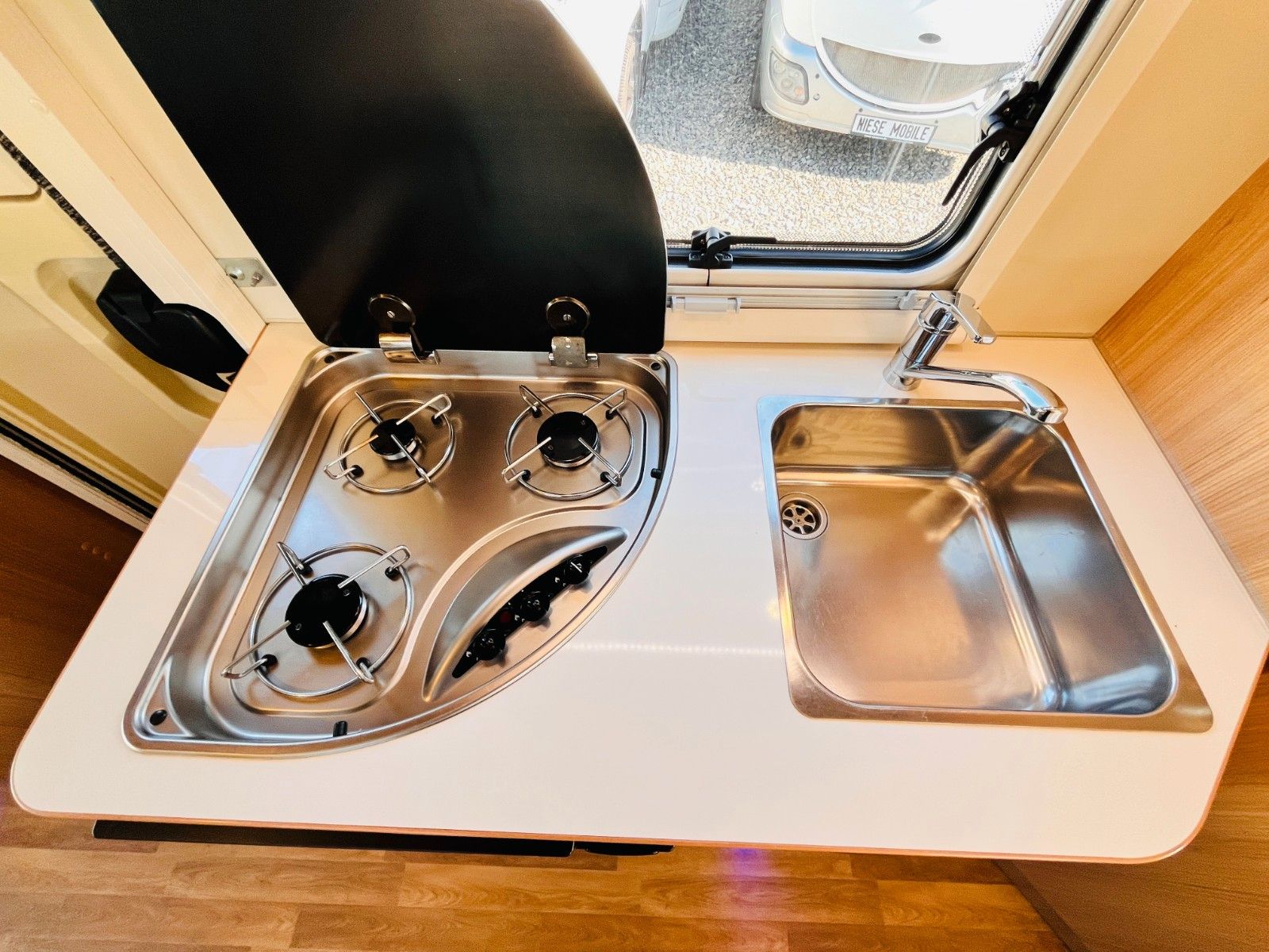 Fahrzeugabbildung Ahorn CAMP T 660 PLUS FRANZ.BETT HUBBETT 6-SITZE