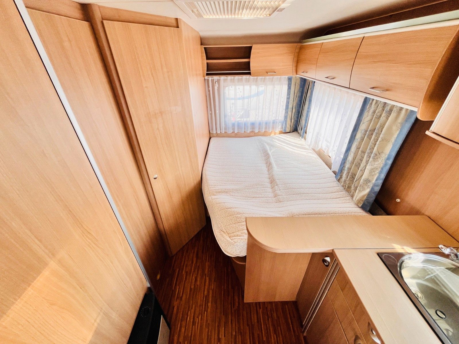 Fahrzeugabbildung Bürstner AVERSO FIFTY 465 TS FRANZ.BETT DUSCHE