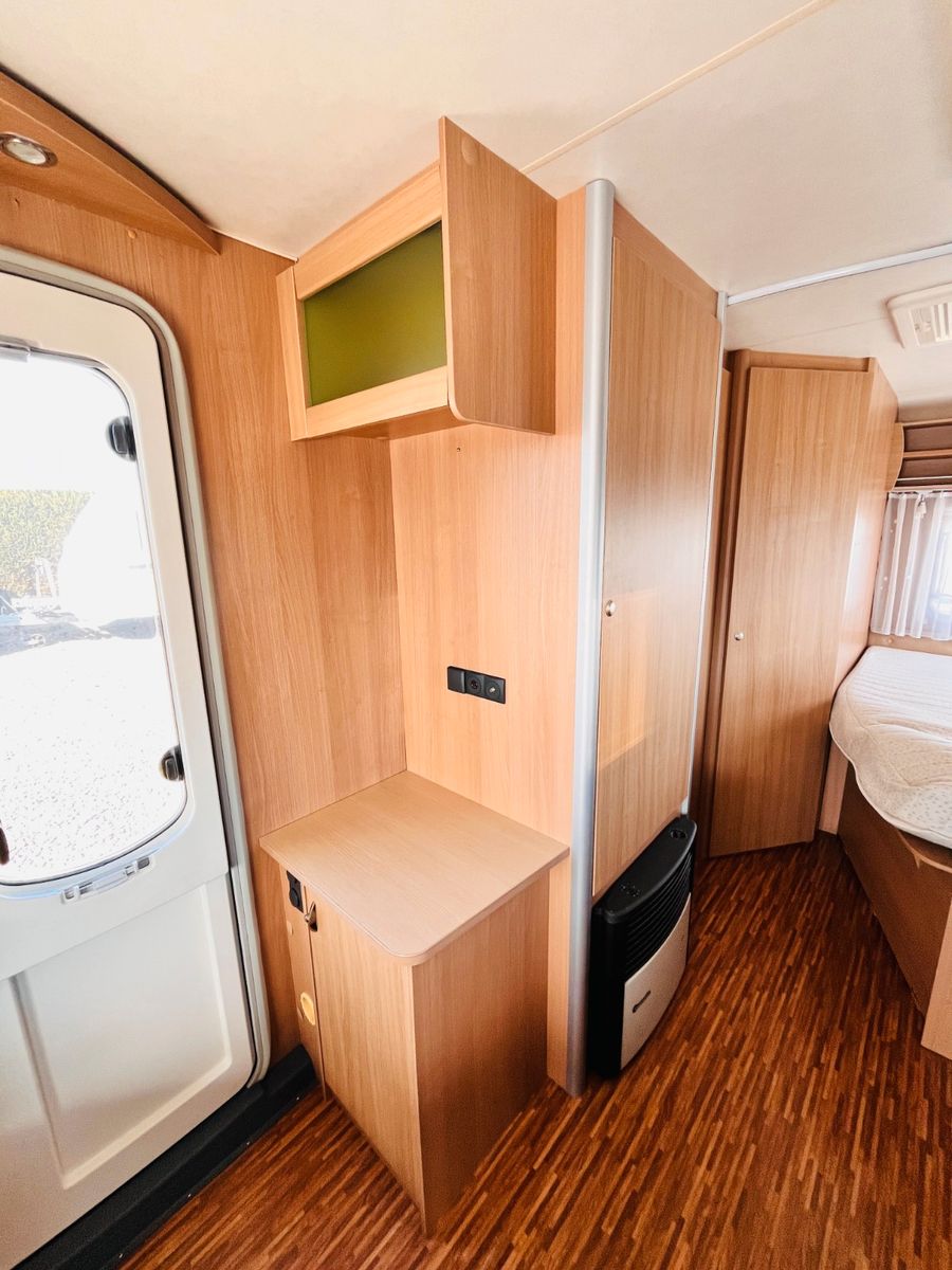 Fahrzeugabbildung Bürstner AVERSO FIFTY 465 TS FRANZ.BETT DUSCHE