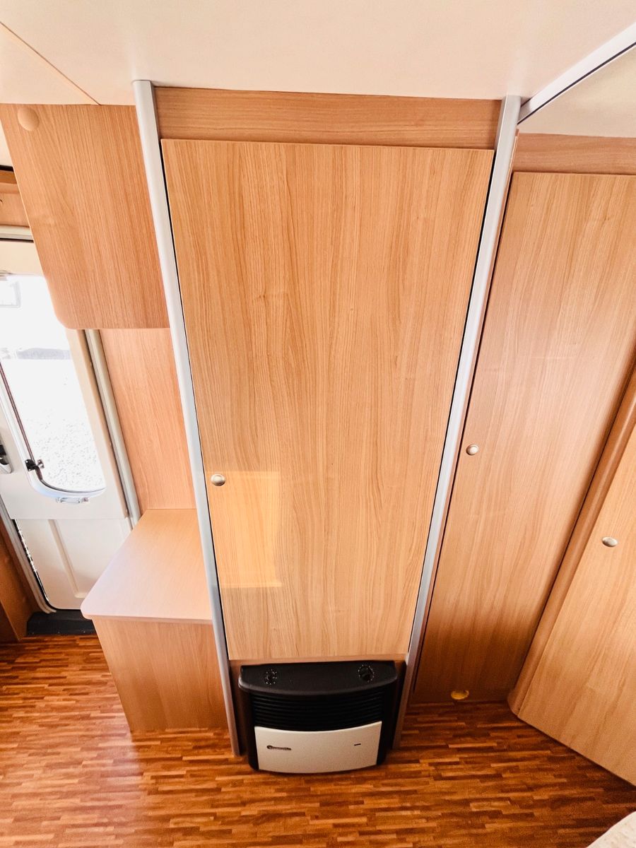 Fahrzeugabbildung Bürstner AVERSO FIFTY 465 TS FRANZ.BETT DUSCHE