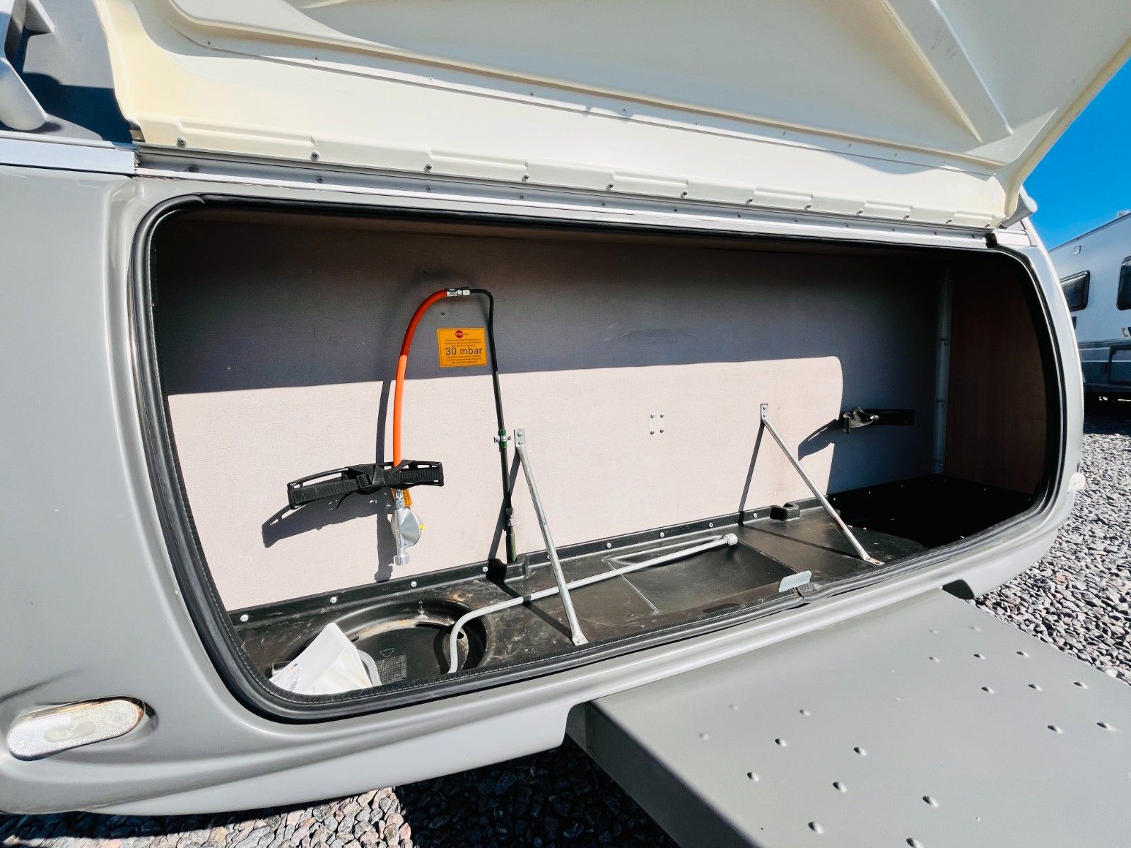 Fahrzeugabbildung Bürstner AVERSO FIFTY 465 TS FRANZ.BETT DUSCHE