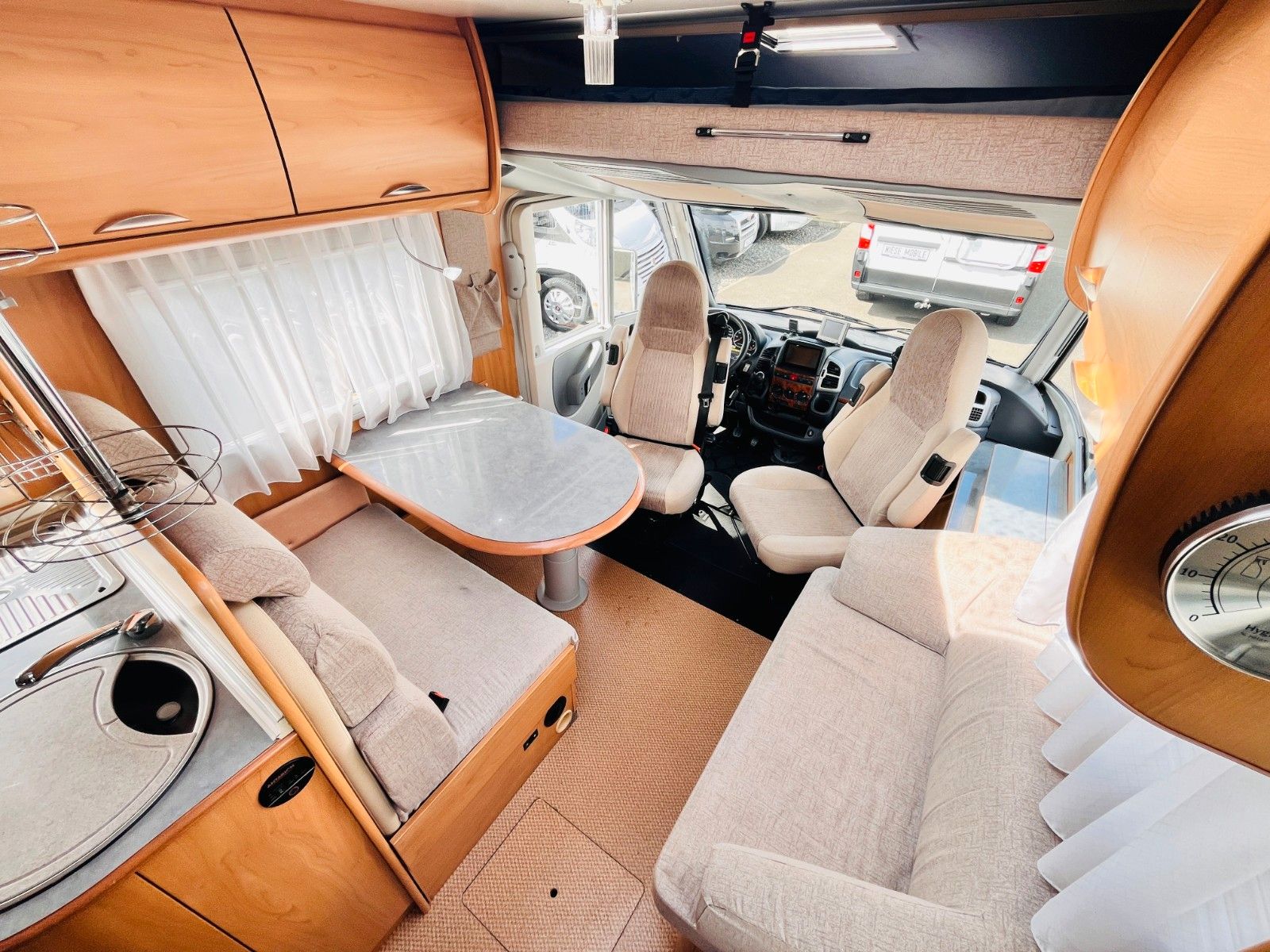 Fahrzeugabbildung Bürstner ELEGANCE I 685 FRANZ.BETT SOLAR POWERMOTOR