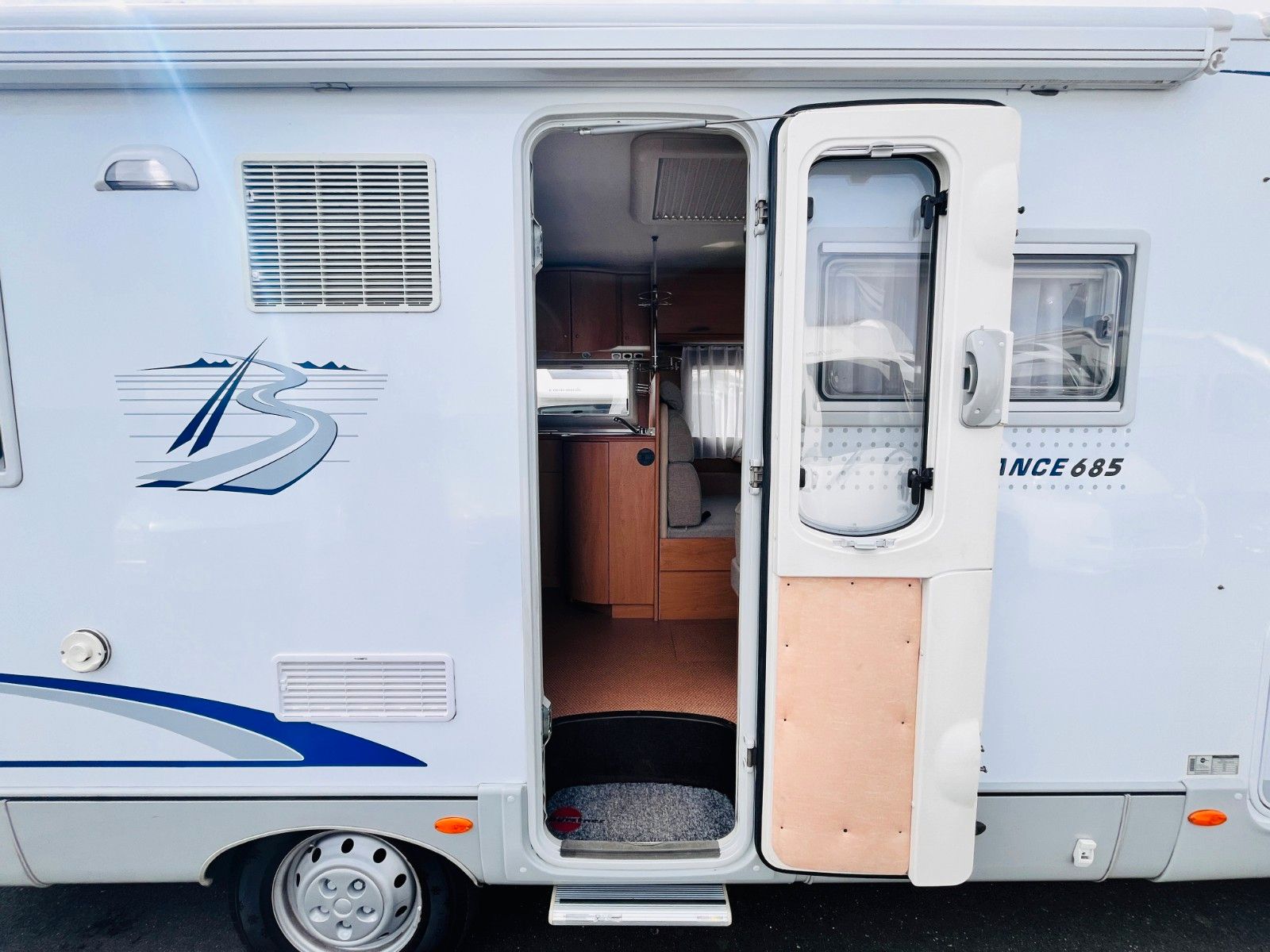 Fahrzeugabbildung Bürstner ELEGANCE I 685 FRANZ.BETT SOLAR POWERMOTOR