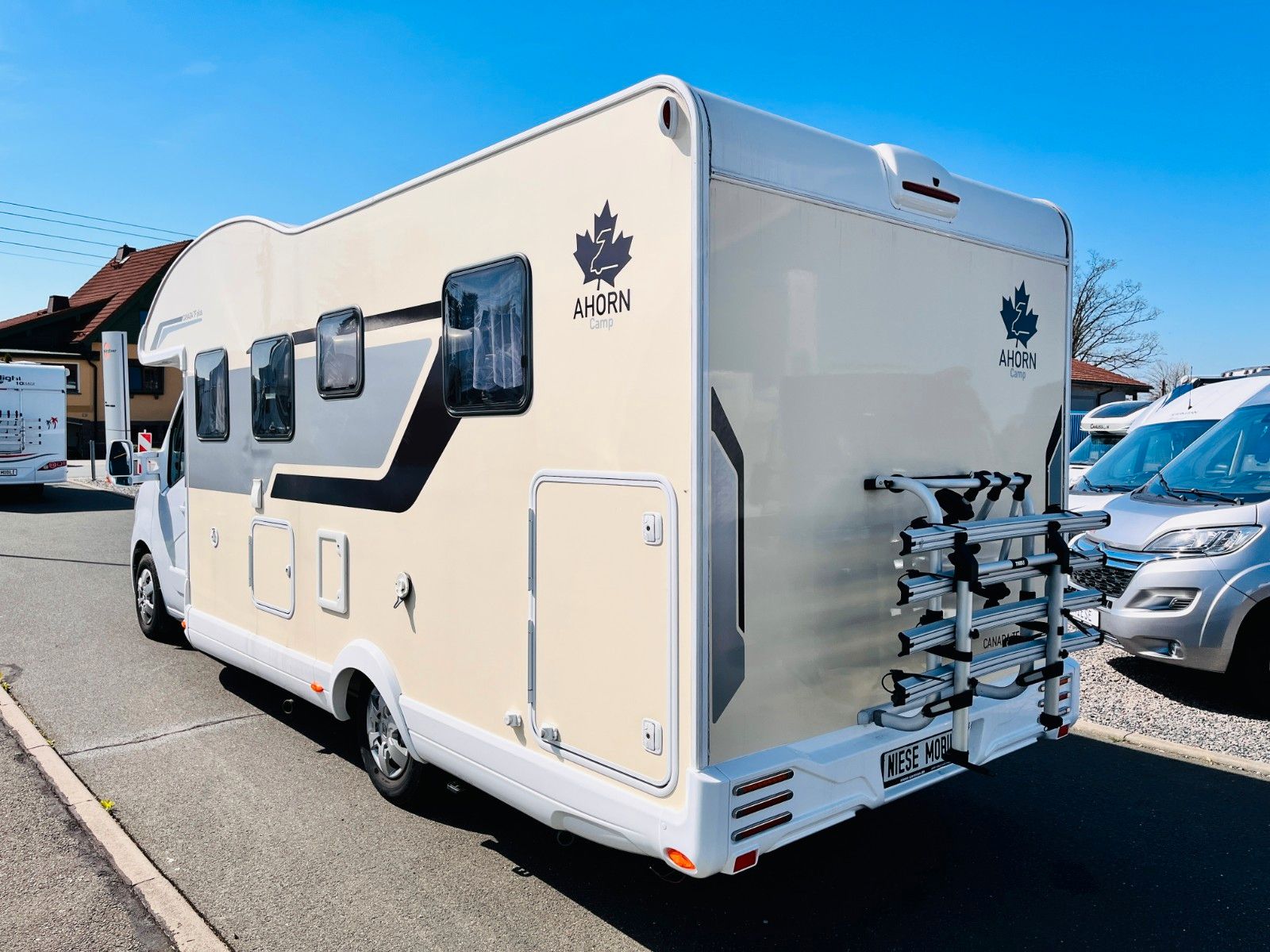 Fahrzeugabbildung Ahorn CANADA TF PLUS EINZELBETTEN HUBBETT SAT CLESANA