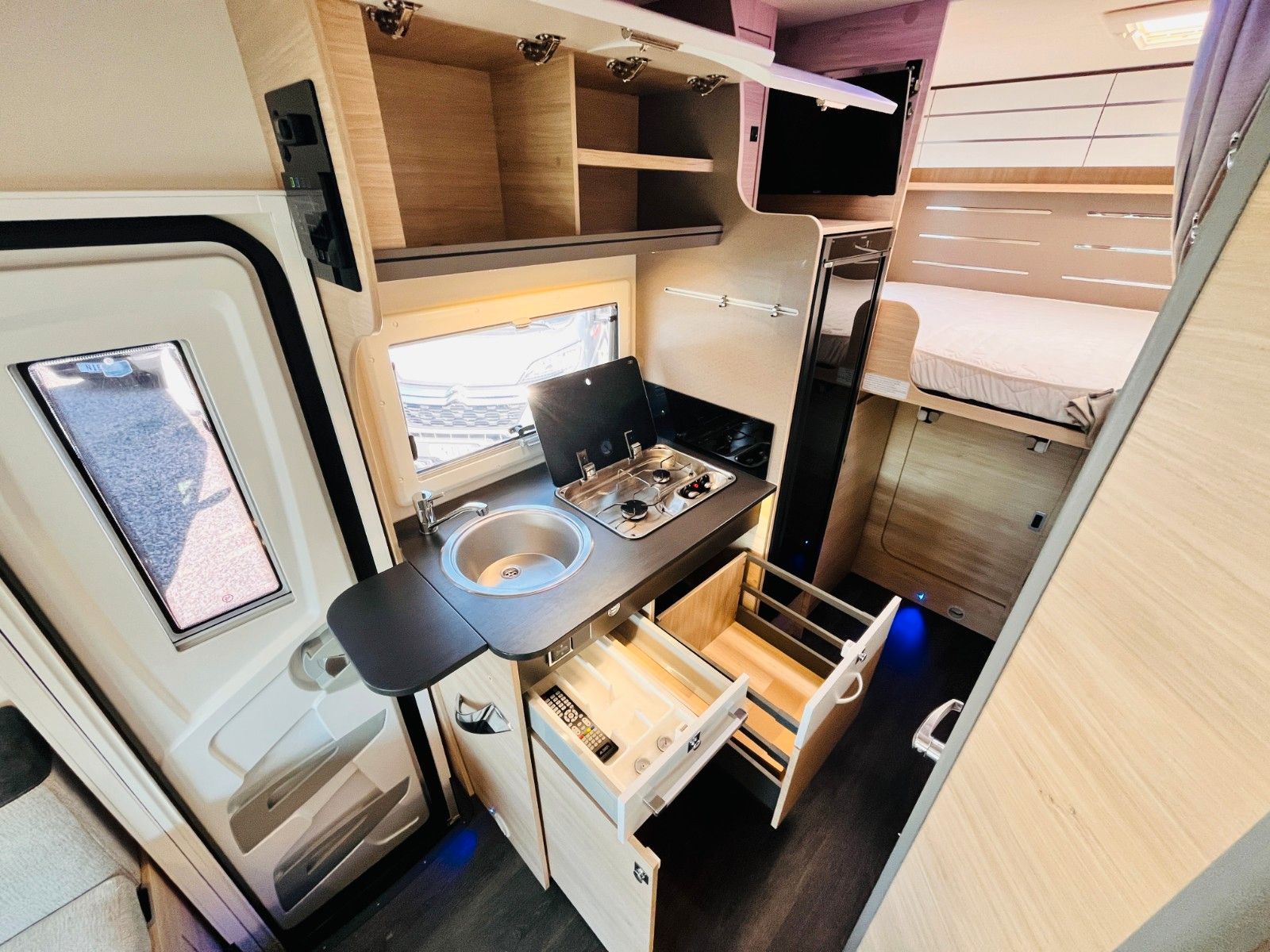 Fahrzeugabbildung Challenger STAR EDITION 264 QUERBETT GARAGE SAT TV SOLAR