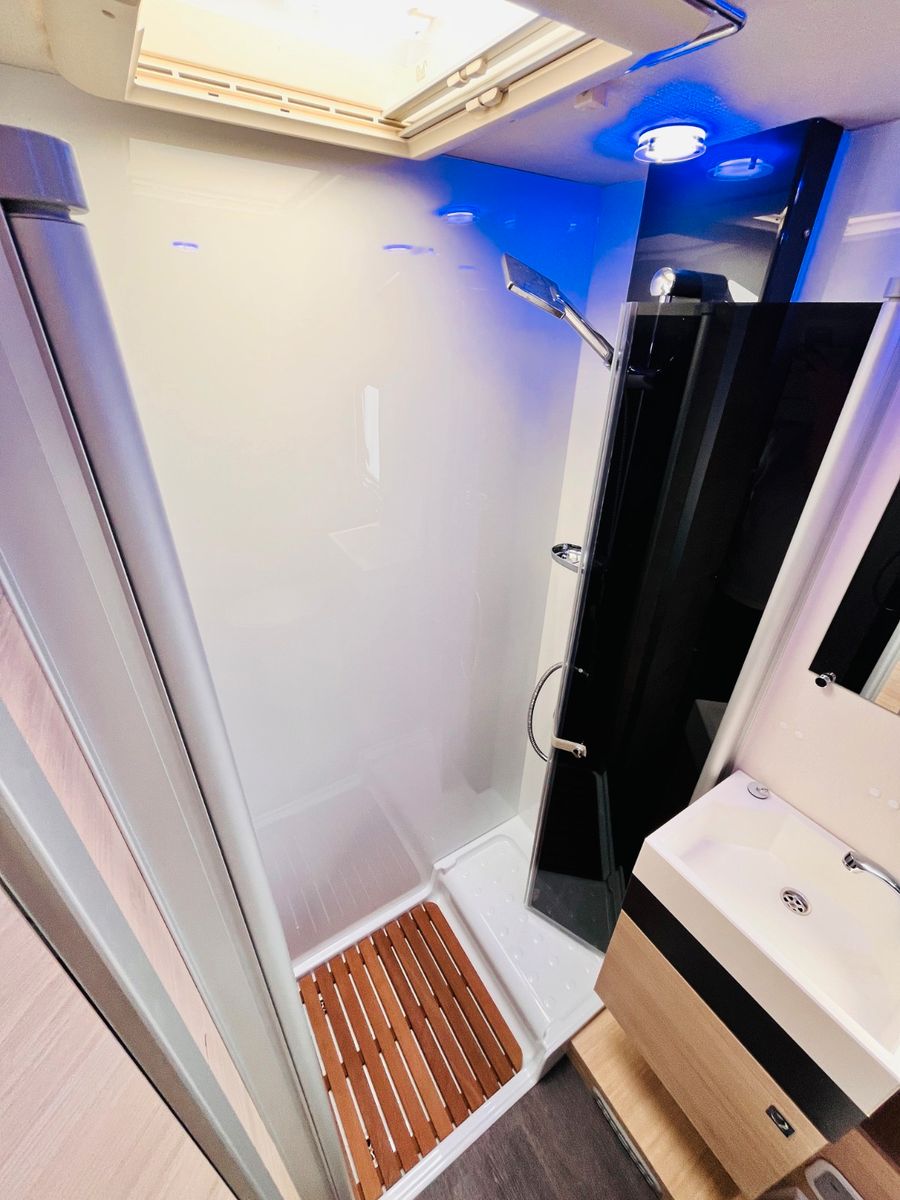 Fahrzeugabbildung Challenger STAR EDITION 264 QUERBETT GARAGE SAT TV SOLAR